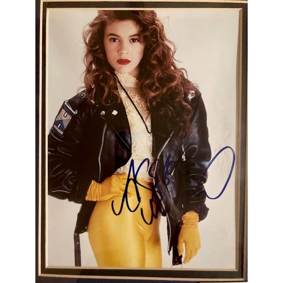 RARE - Vintage 11 x 14 Signed Alyssa Milano Photograph - Picture 5 of 9